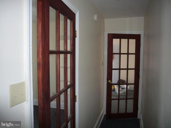 Building Photo - 121 E Gay St