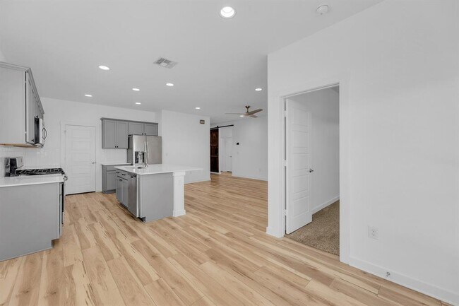 Building Photo - 149 Filifera Ct