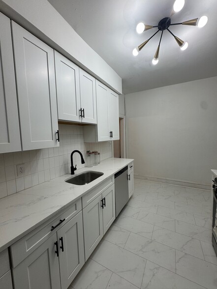 Kitchen - 5409 Walnut St