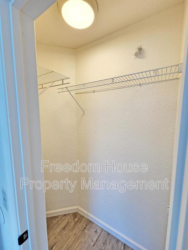 Building Photo - 1821 Pershing Ave