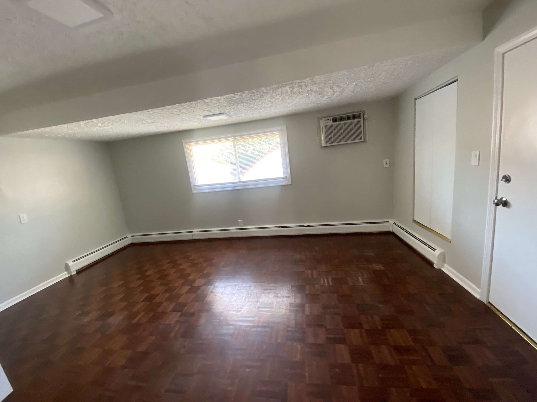 Building Photo - 7659 W Sunset Dr