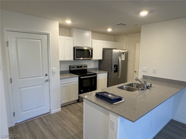 Building Photo - 5012 Apple Mesa Ave