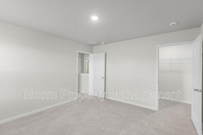Building Photo - 502 Lk Rdg Blvd
