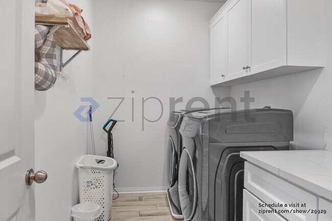 Building Photo - 2409 Via Alicante