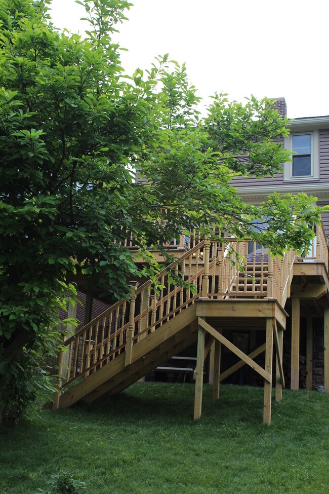 Building Photo - 1004 Winterton St