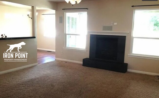 Building Photo - NW Meridian 3bed/2.5 bath w/3 car garage and fenced yard.
