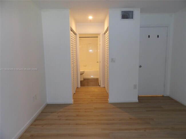 Building Photo - 4828 N State Rd 7