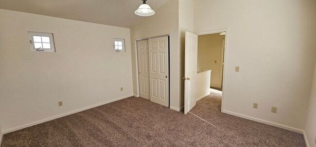 Building Photo - 2 bedroom 1.5 bath Home for Rent, Great Sp...