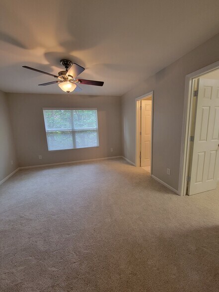 Building Photo - 3976 Carlinswood Way