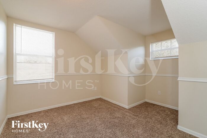 Building Photo - 6173 Skylarkcrest Dr