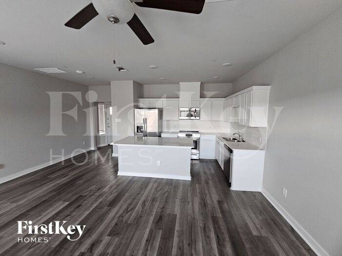 Building Photo - 381 N Centro Cir