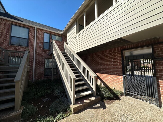 Building Photo - 2829 Timmons Ln