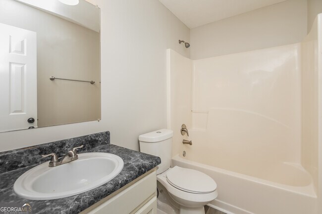 Building Photo - 34 Woodwind Dr