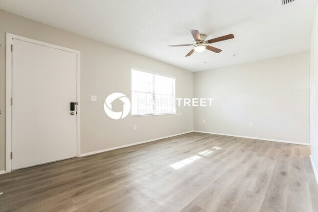 Building Photo - 3 Bedroom Pet-Friendly Home in VENICE, FL with Main Street Renewal