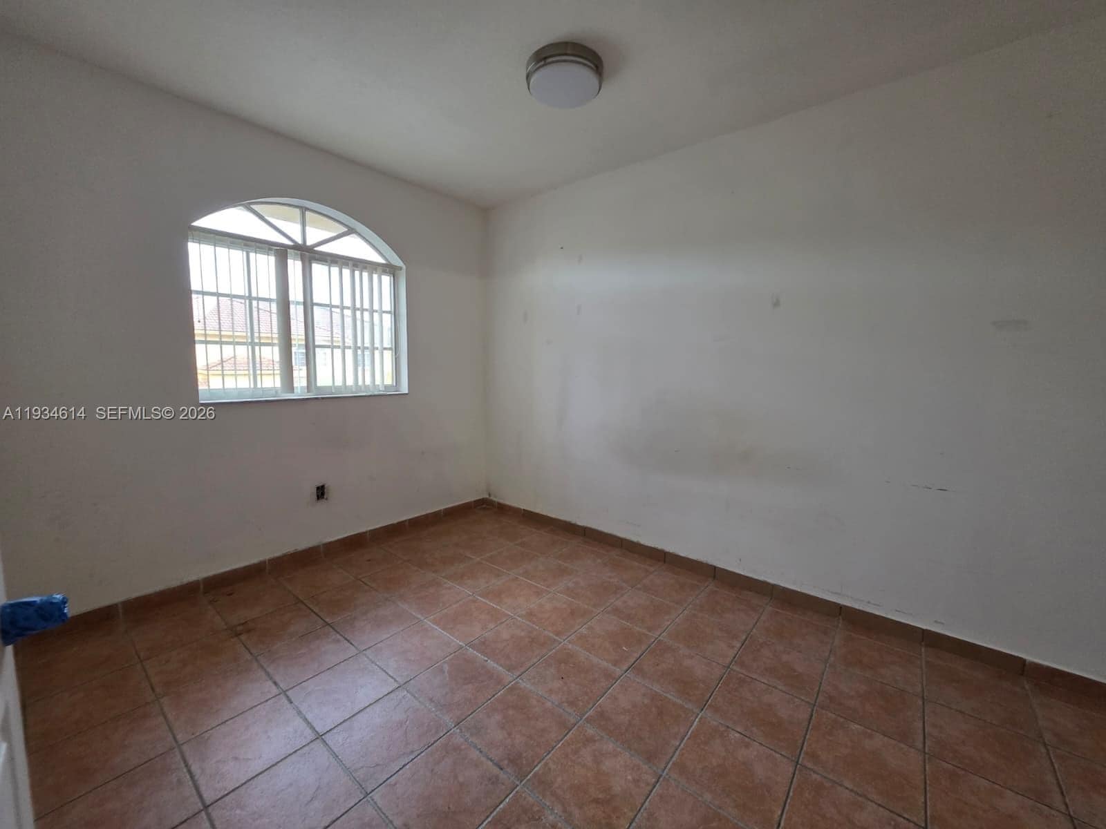 Building Photo - 7520 W 20th Ave