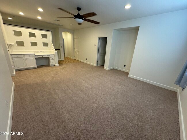 Building Photo - 1127 W Mesquite St