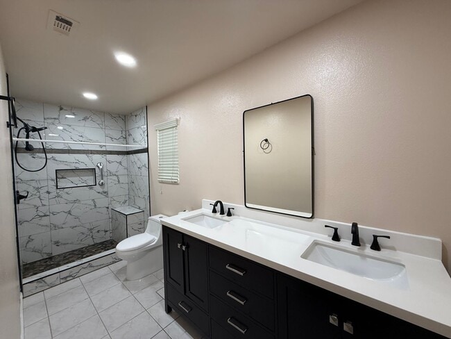 Building Photo - Charming 4-Bedroom Home in Delano!