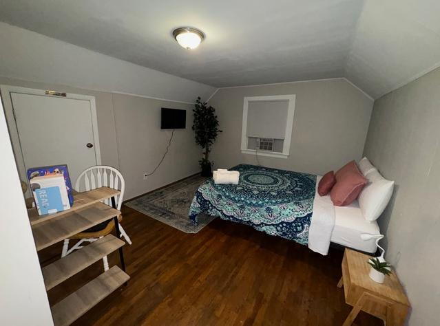 Building Photo - Near Wake Forest University 4 bedroom!