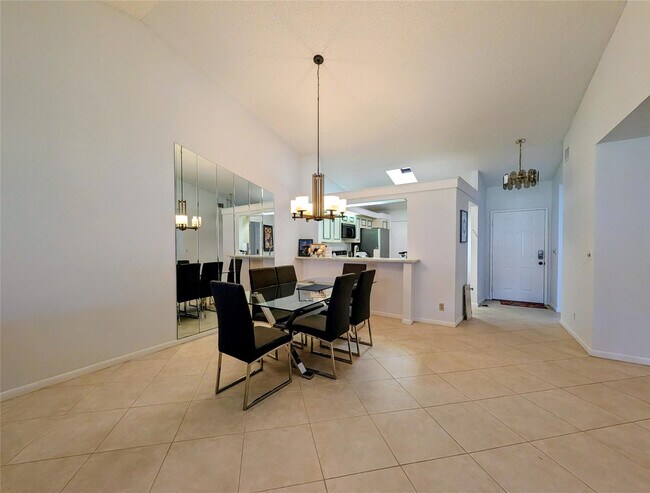 Building Photo - 5895 Autumn Lake Ln
