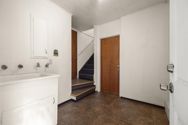 Building Photo - 216 N K St