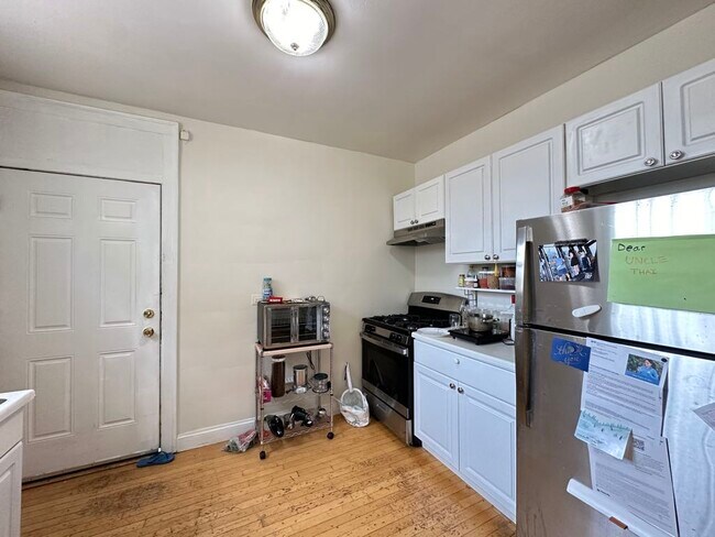 Building Photo - 918 Green Bay