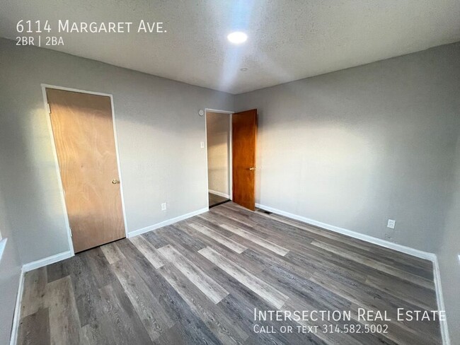 Building Photo - Recently Renovated 2 Bed/1Bath with Lots o...