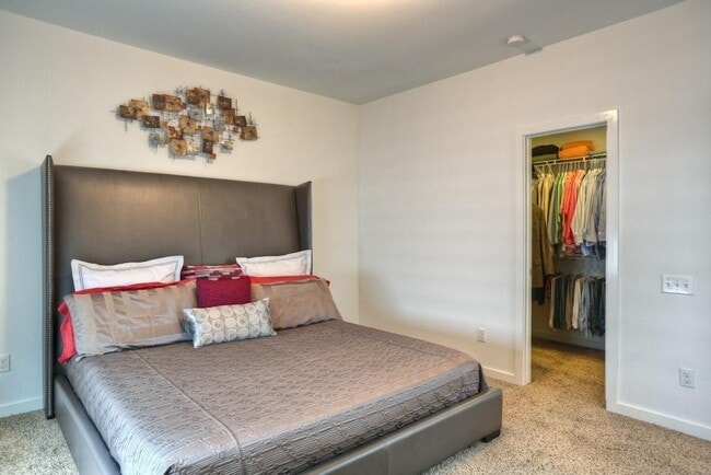 Building Photo - 317 Sydnor St