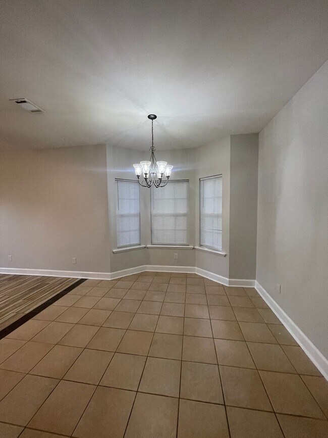 Building Photo - 259 Millcrest Dr