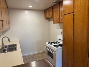 Building Photo - 12415 Archwood St