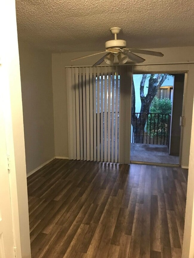 Building Photo - Condo Available at Boca Club Condominiums!