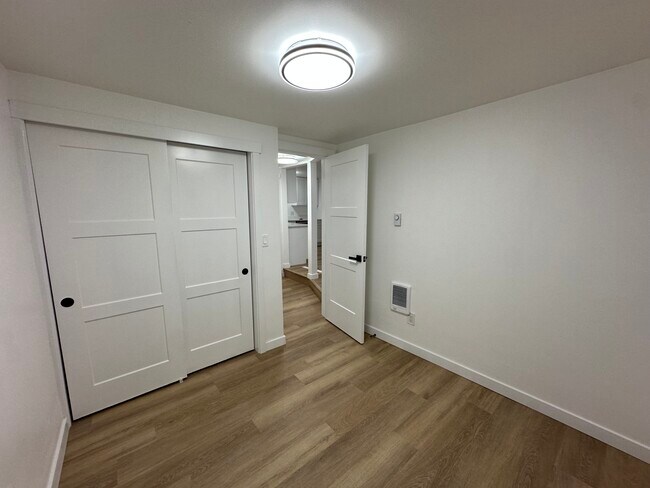 Building Photo - 1747 NE 147th St