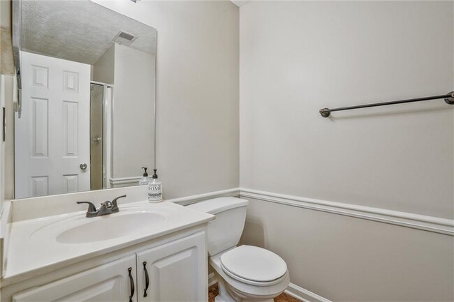 Building Photo - 4910 Lakebrooke Run