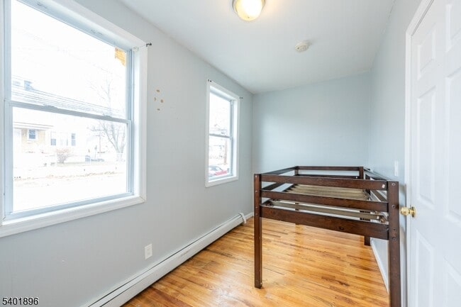 Building Photo - 65 Grove St