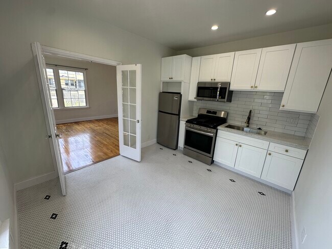 Building Photo - 1451 Ridgeley Dr