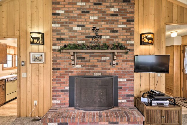 Building Photo - 2334 Carriage Dr