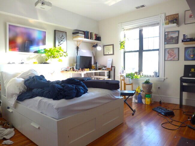 Building Photo - 45 Beech Glen St