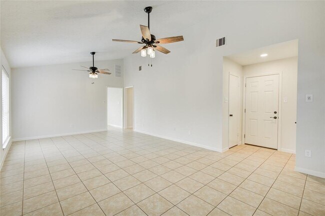 Building Photo - 22511 Market Square Ln