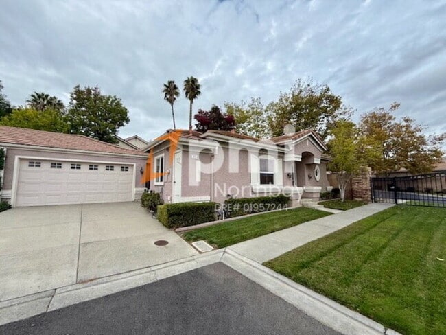 Primary Photo - 424 Endberg Dr