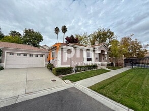 Building Photo - 424 Endberg Dr