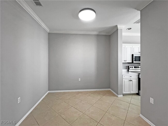 Building Photo - 8550 Kingbird Loop