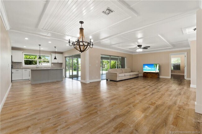 Building Photo - 53 N Sewalls Point Rd
