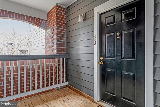 Building Photo - 20320 Beechwood Terrace