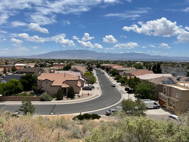 Building Photo - 10108 Avenida Vista Sol NW