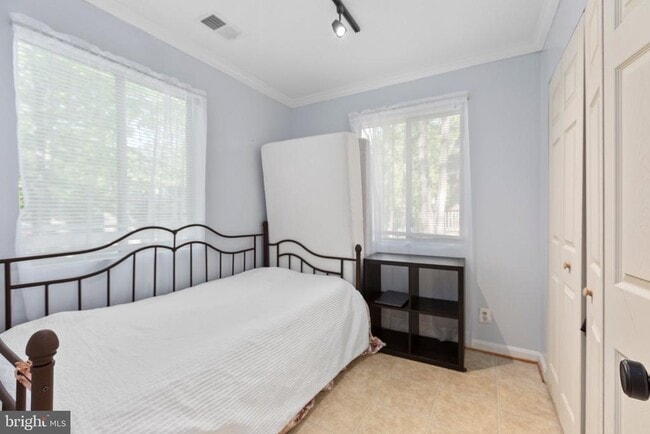 Building Photo - 303 Wilderness Dr
