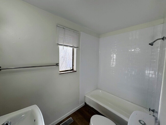 Building Photo - 1411 Boston St