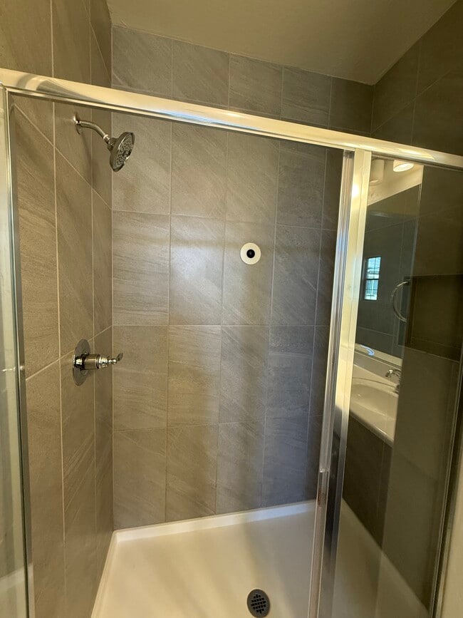 Building Photo - 1688 E Hampton Ln