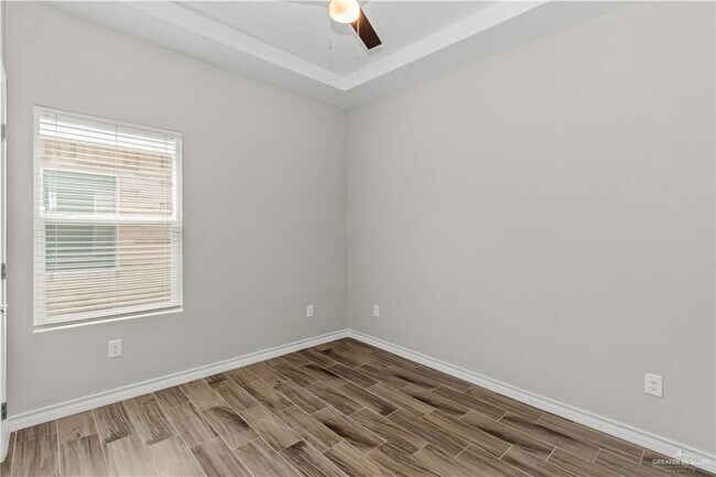 Building Photo - 12 W Israel Ave