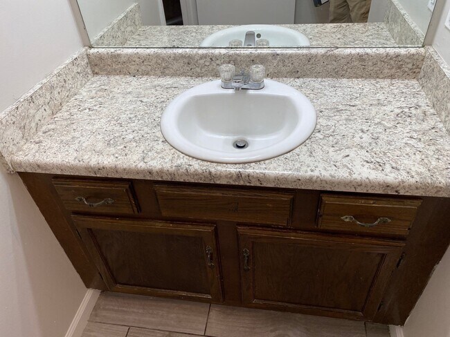 Building Photo - 35 Sta Les Cv