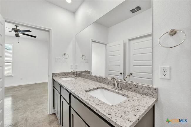 Building Photo - 2914 Quail Rdg Ln