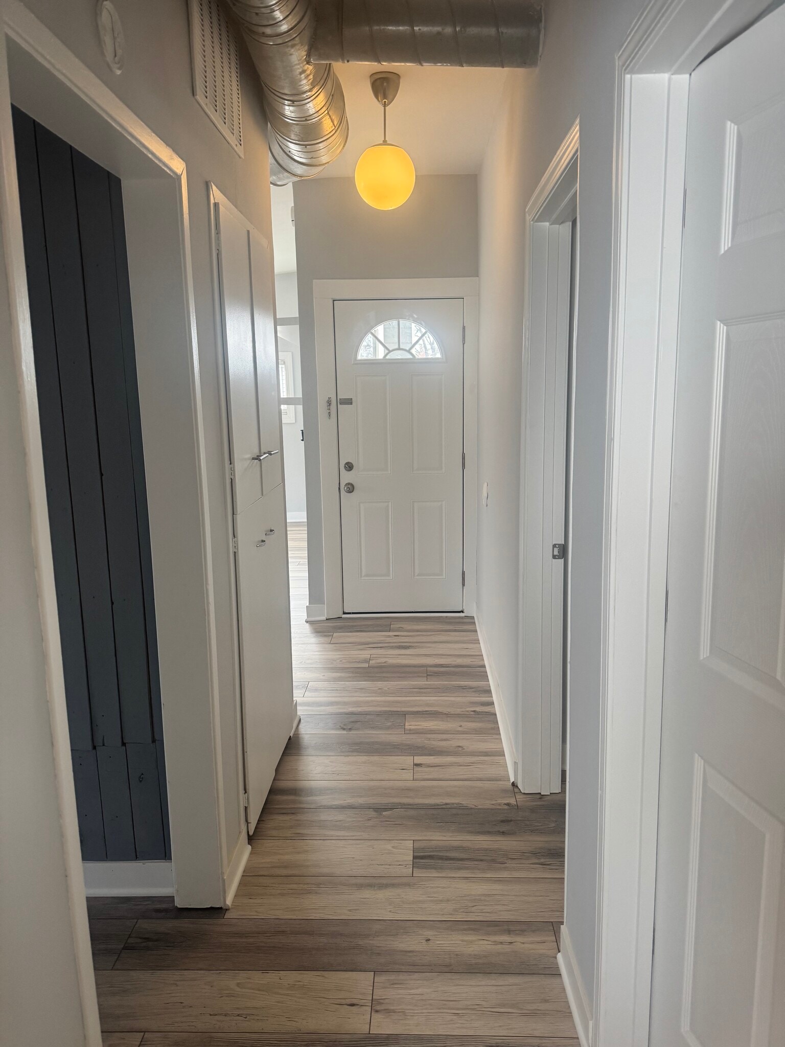 Entryway - 2246 Tennessee St